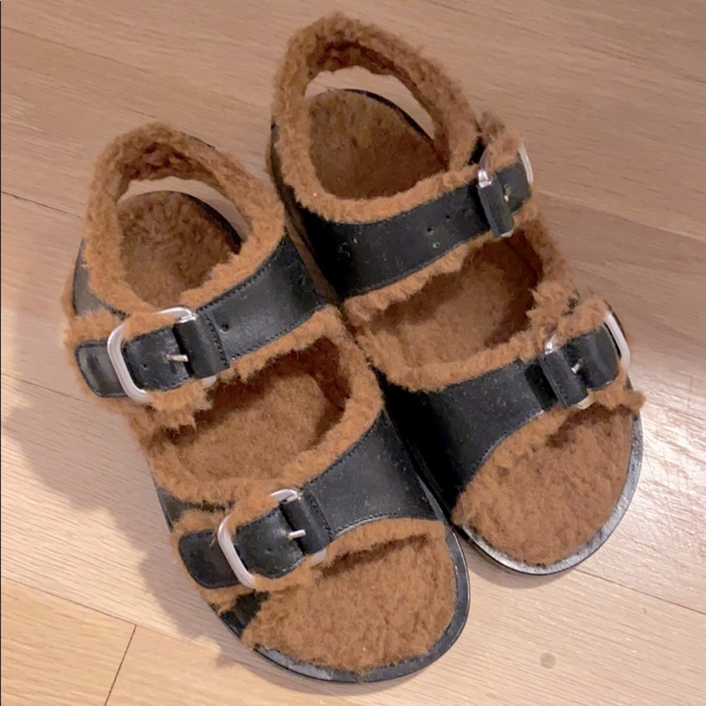 Fur Deluxe Dad Sandals (Sz 7)